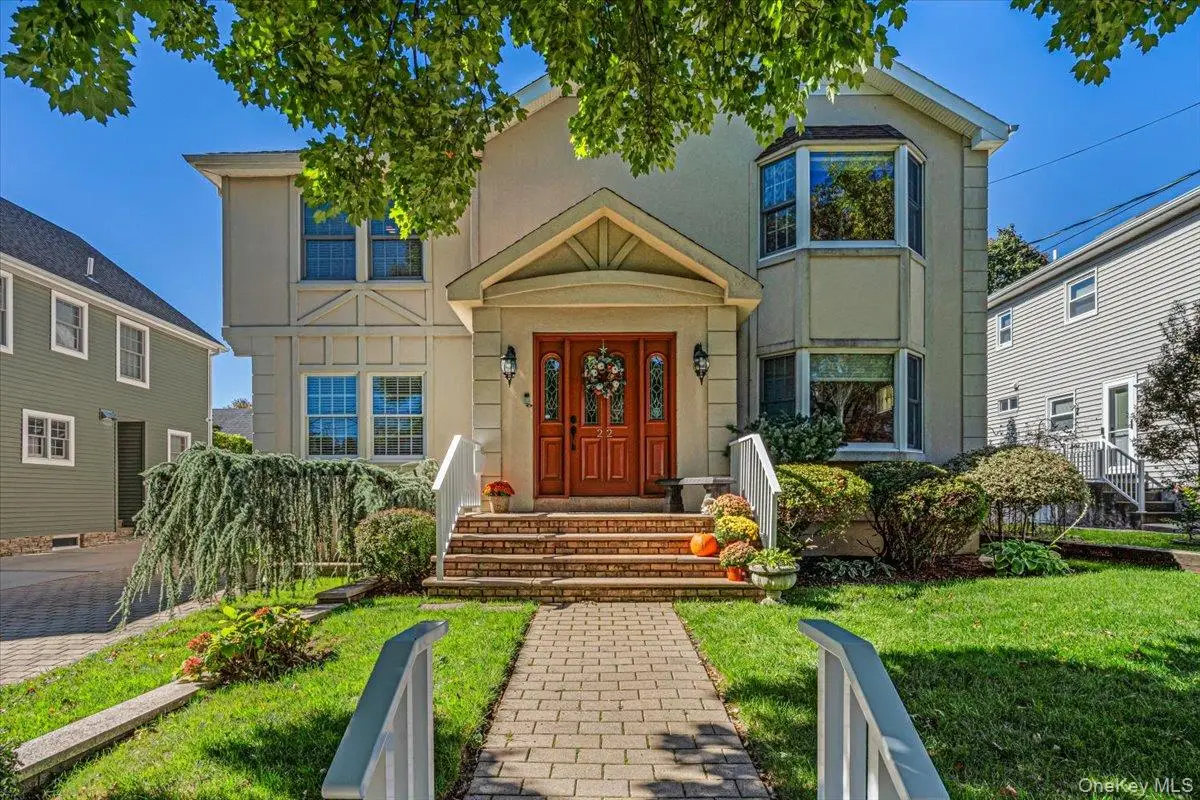 22 Clover Avenue, Floral Park, NY 11001 - #1