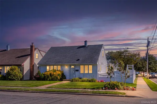 271 Forest Avenue, Massapequa, NY 11758