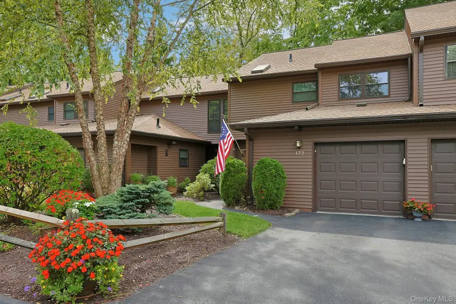 172 Woods Brooke Circle, Ossining, NY 10562 - #2