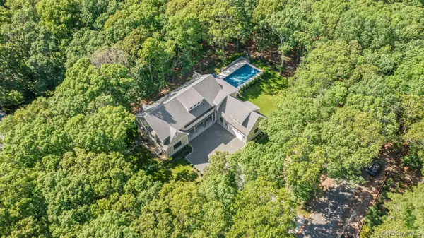 1355 Little Peconic Bay Road, Cutchogue, NY 11935