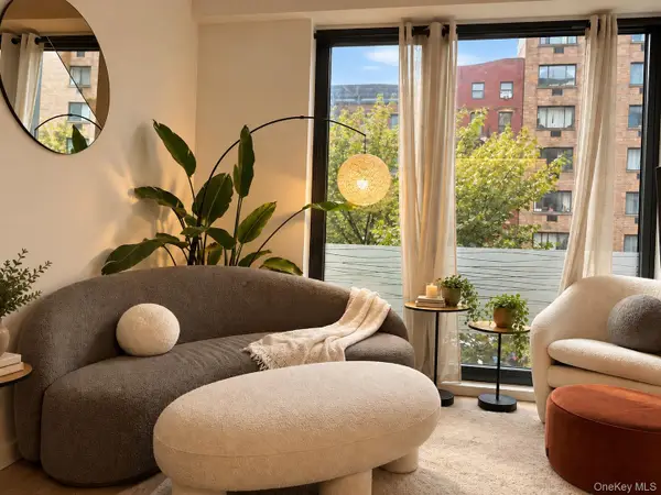 500 W 45th Street #209, New York (Manhattan), NY 10036