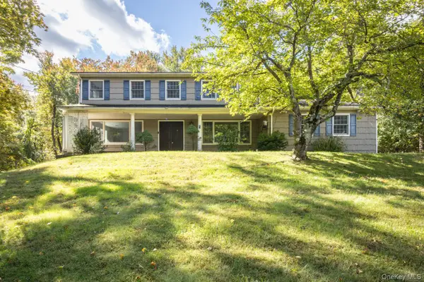 5 Astri Court, Suffern, NY 10901
