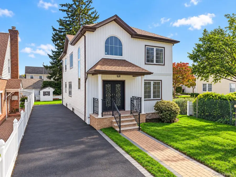 88 Dyckman Avenue, New Hyde Park, NY 11040 - #2