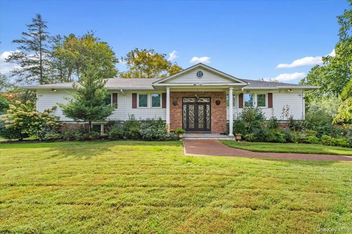 6 Channel Drive, Great Neck, NY 11024 - #1