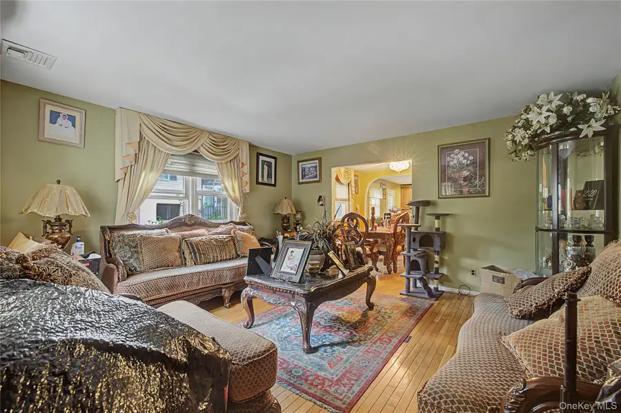 7 Cabot Avenue, Elmsford, NY 10523 - #2