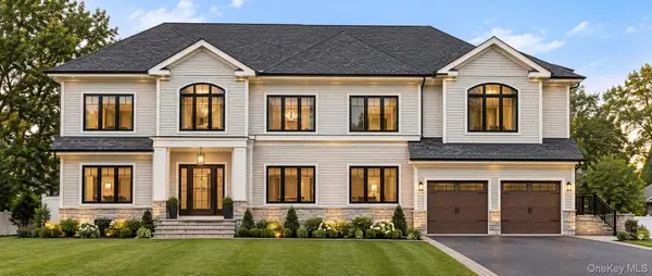 24 Stratford Avenue, Dix Hills, NY 11746