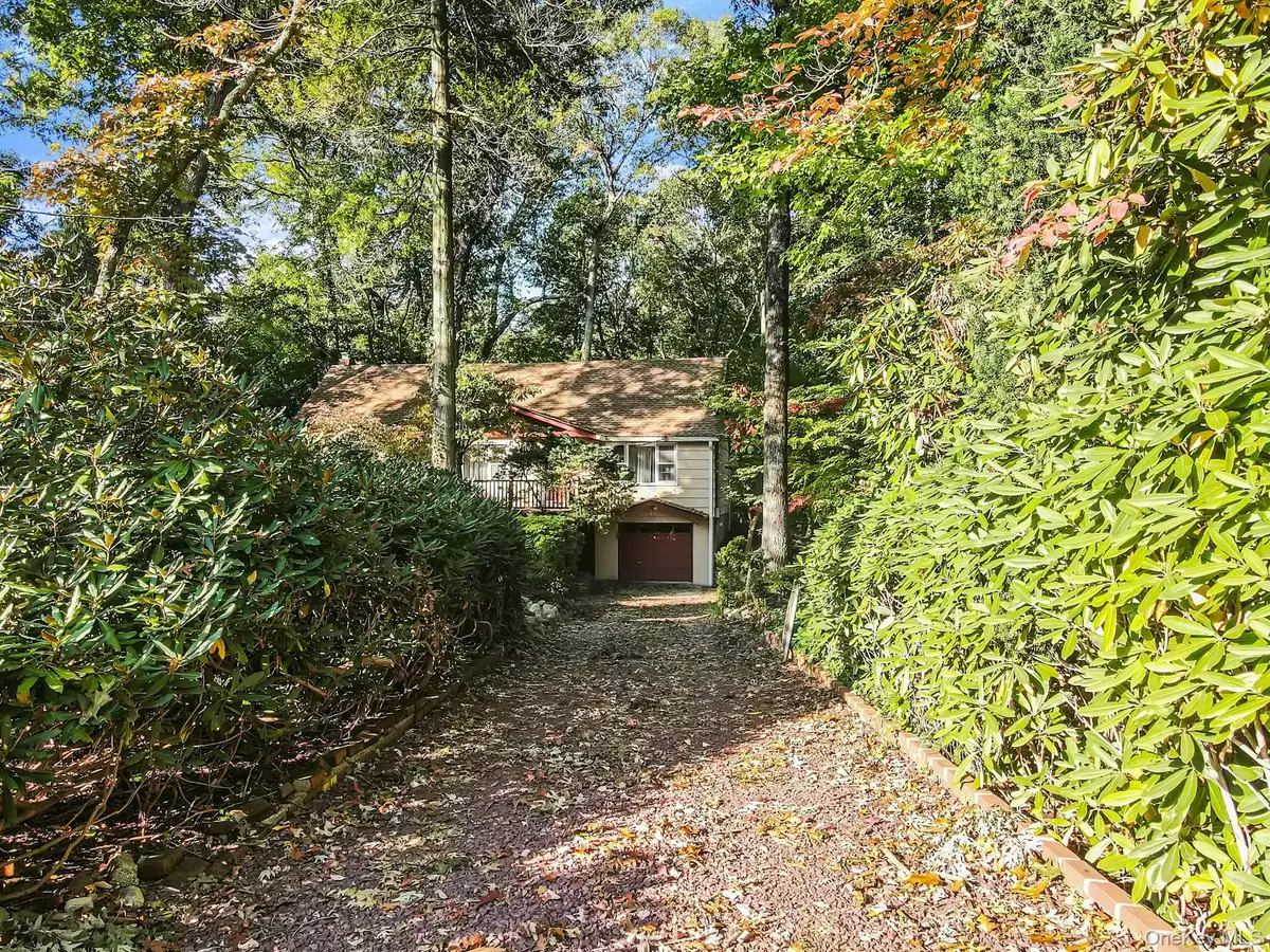 5 Everest Court, Huntington Station, NY 11746 - #1