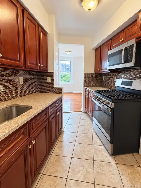 86-16 60th Avenue #4D, Elmhurst, NY 11373