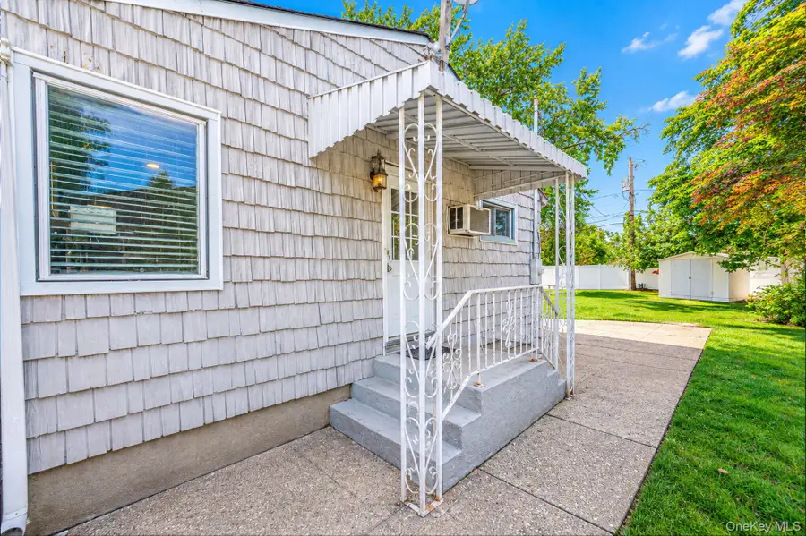 30 Janet Drive, Plainview, NY 11803 - #3