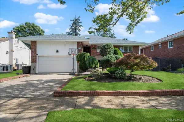 636 Diane Place, North Woodmere, NY 11581