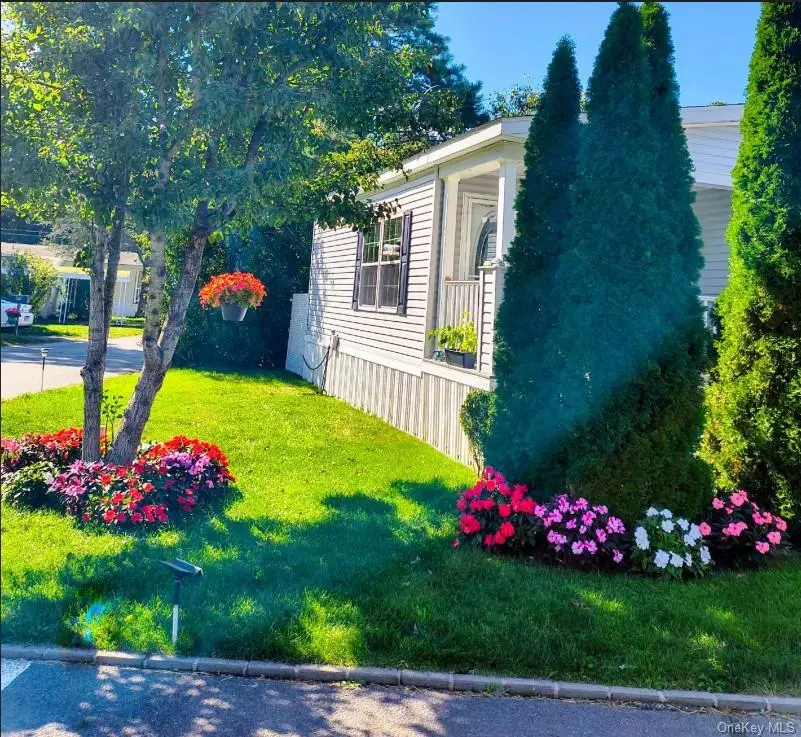 525 Riverleigh Avenue #B-25, Riverhead, NY 11901 - #2
