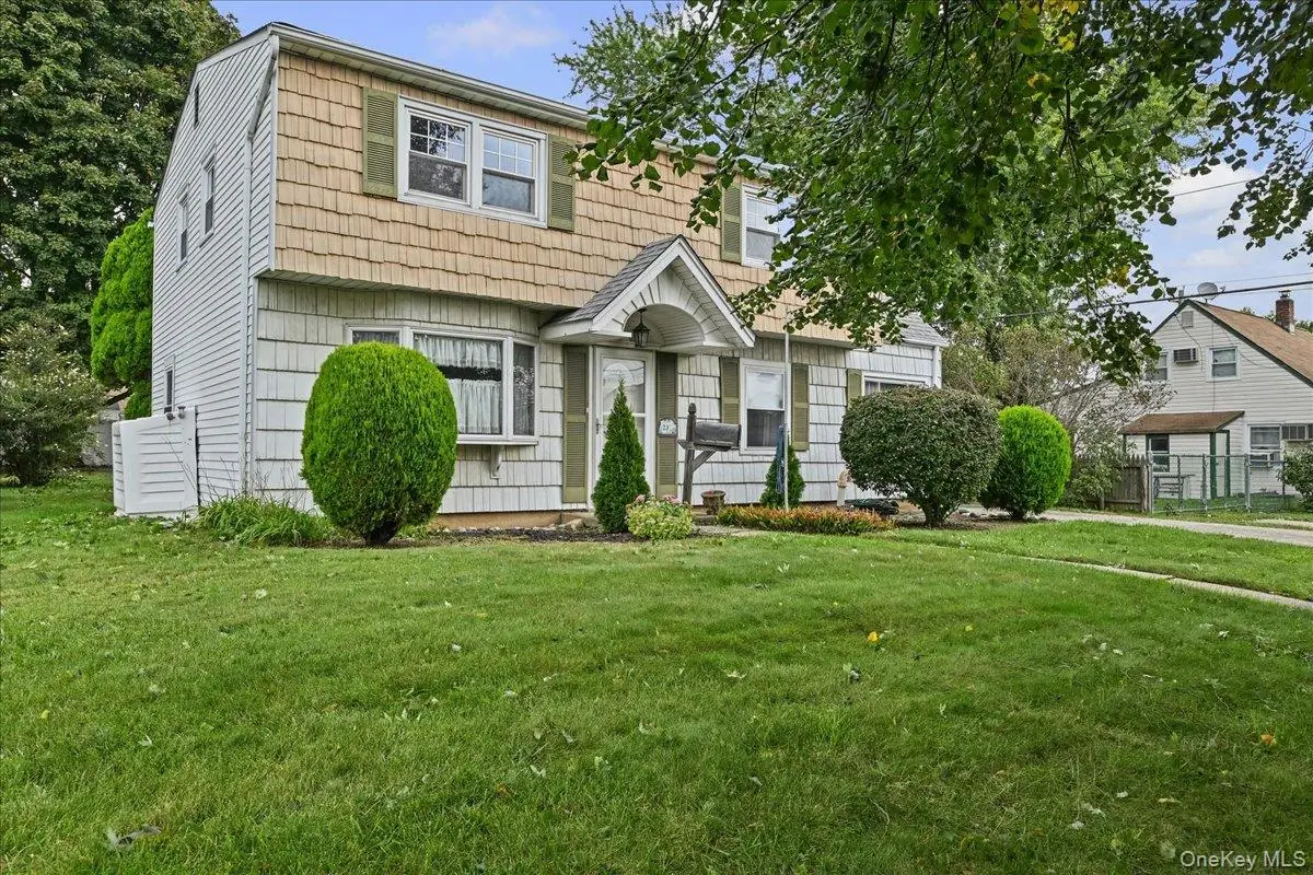 23 Saucer Lane, Levittown, NY 11756 - #1