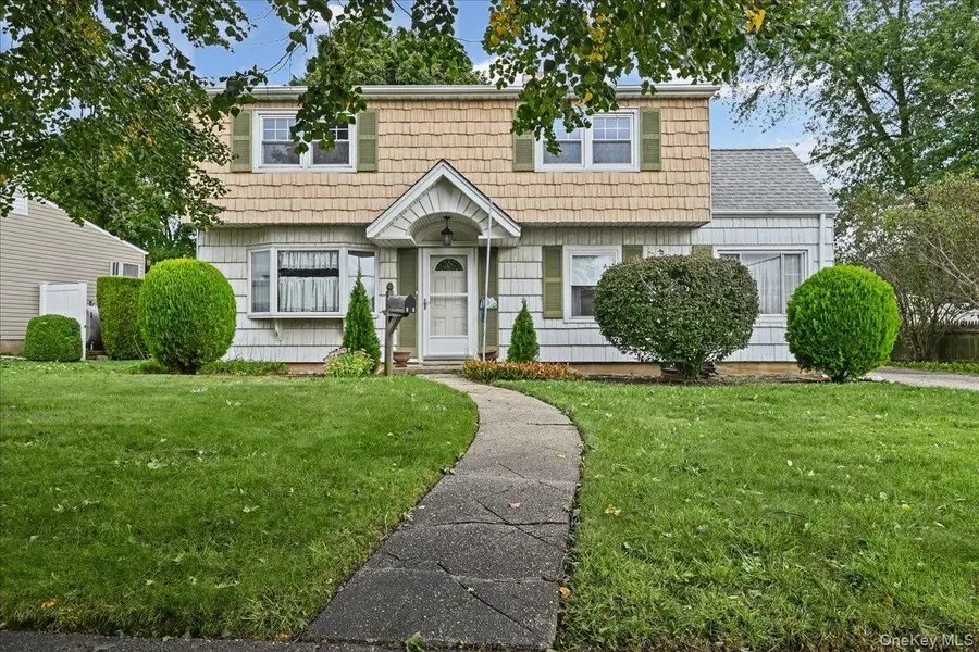 23 Saucer Lane, Levittown, NY 11756 - #2