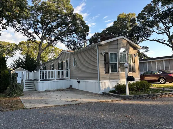 1661 Old Country Road #72, Riverhead, NY 11901