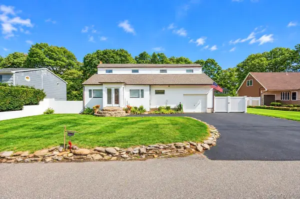 1219 Coates Avenue, Holbrook, NY 11741