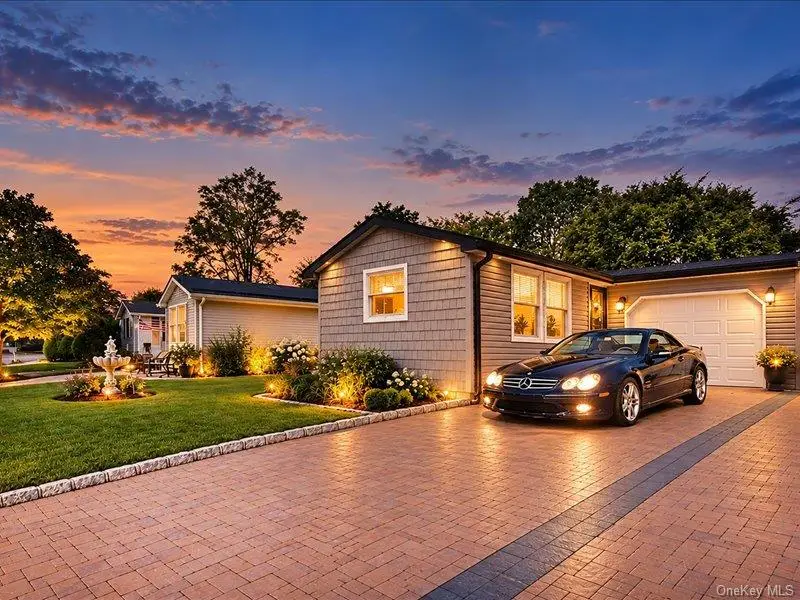 10 Greenwood Boulevard, Manorville, NY 11949 - #1