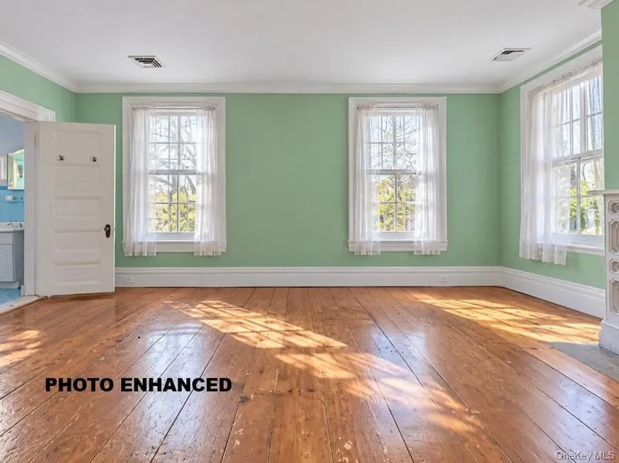 29 Center Drive, Douglaston, NY 11363 - #3