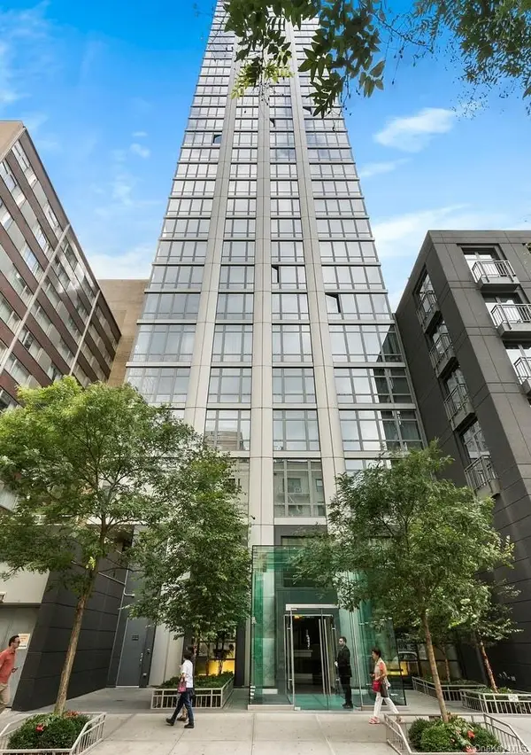 310 W 52nd Street #35A, New York (Manhattan), NY 10019