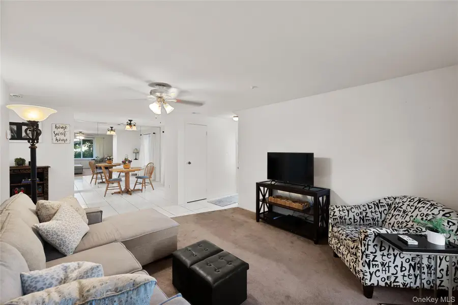 644 W End Drive, Medford, NY 11763 - #3