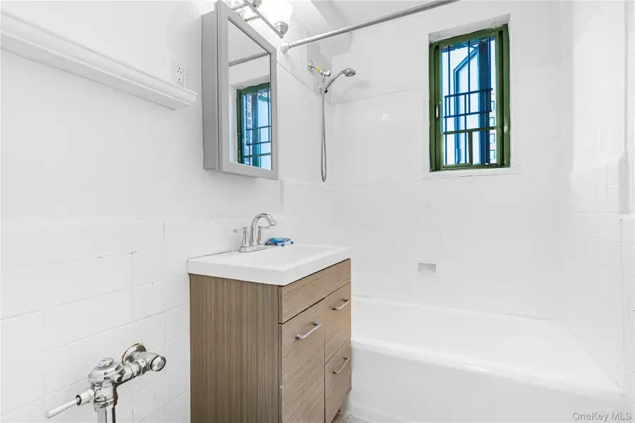 1946 E Tremont Avenue #5H, Bronx, NY 10462 - #3