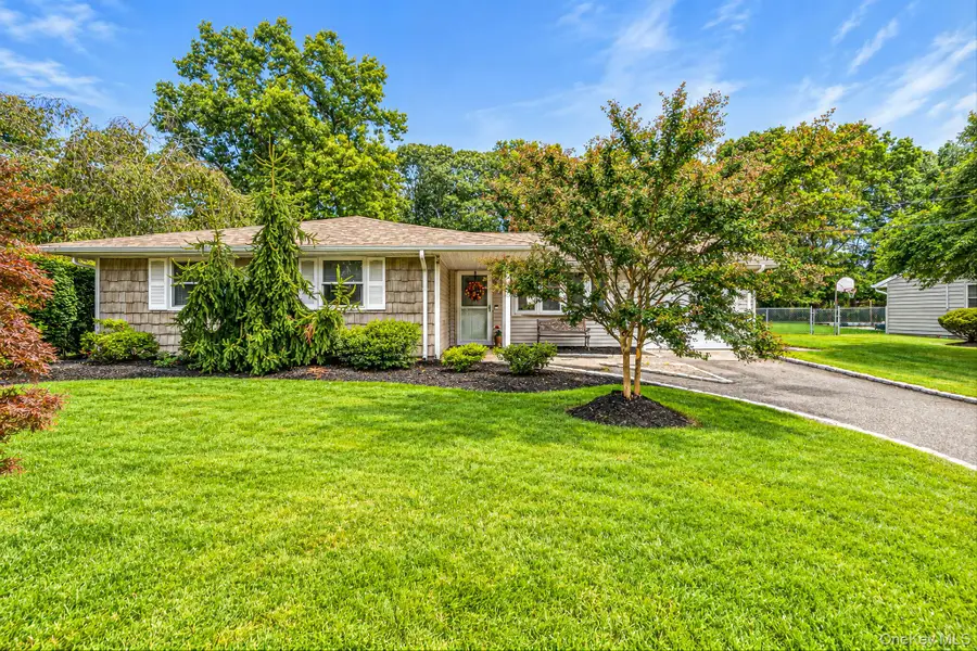 5 Allegheny Drive S, Farmingville, NY 11738 - #2
