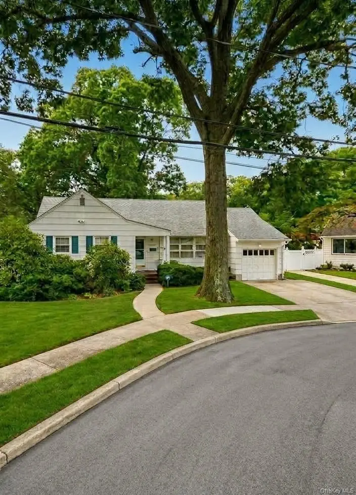 75 Royal Drive, Freeport, NY 11520 - #1