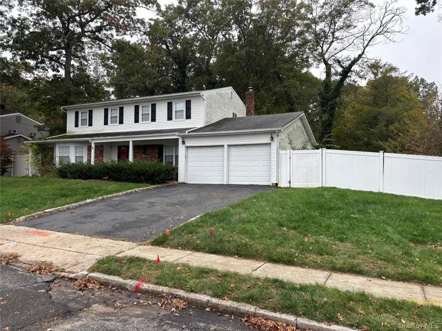 20 Beaumont Lane, Lake Grove, NY 11755 - #2