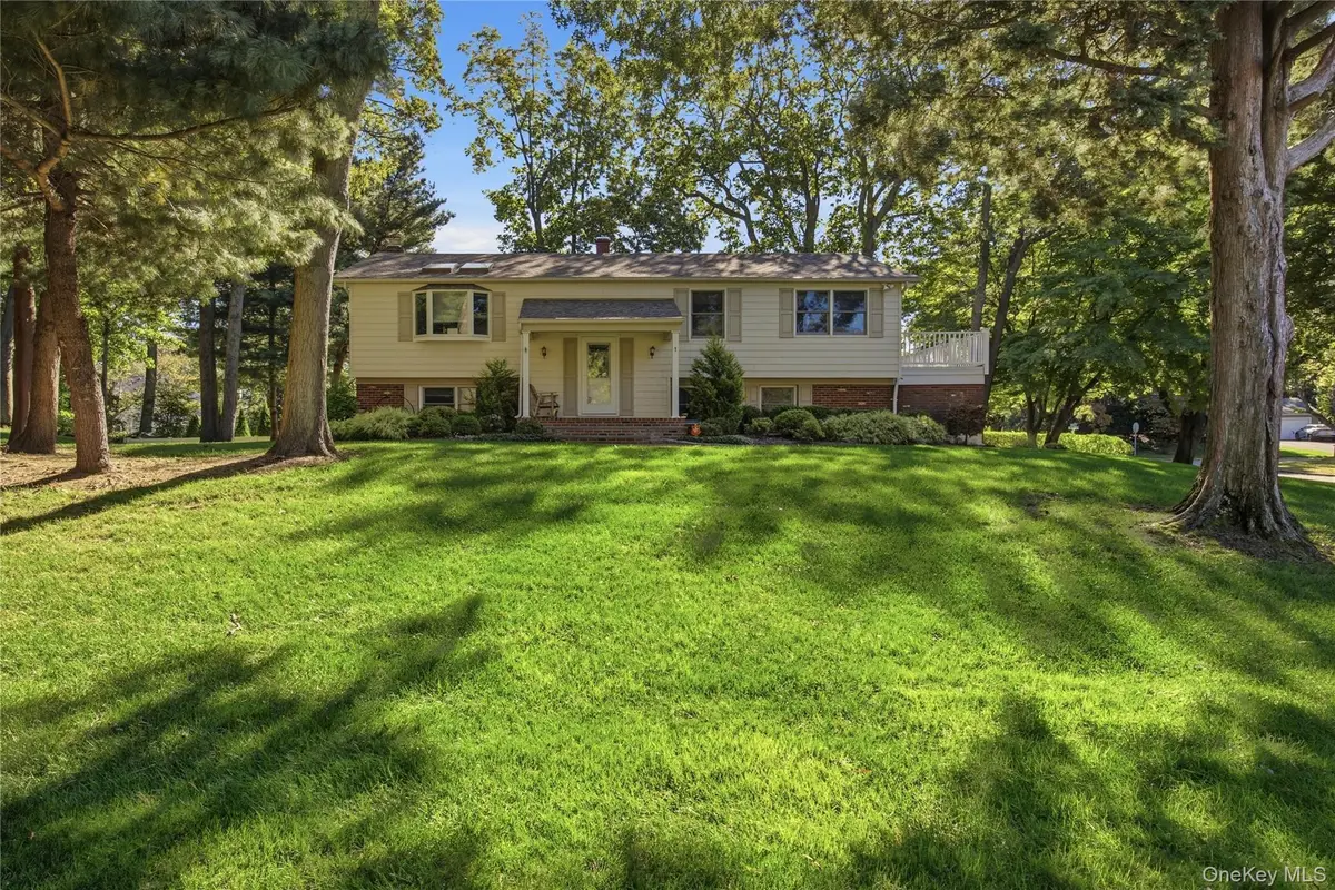 1 High Hill, Setauket, NY 11733 - #1