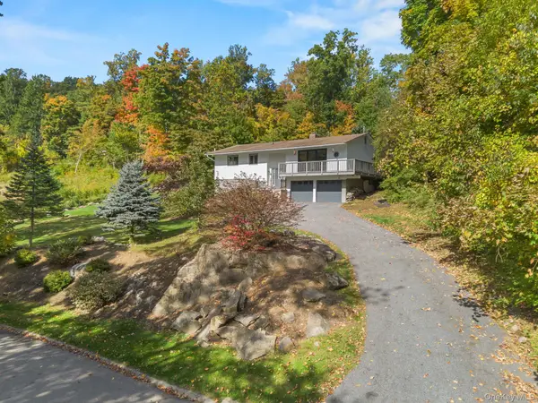 8 Dover Lane, Carmel, NY 10512