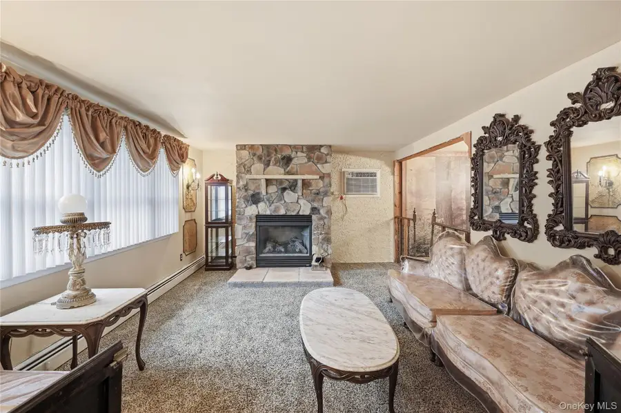 41 Washington Heights Street, Selden, NY 11784 - #3