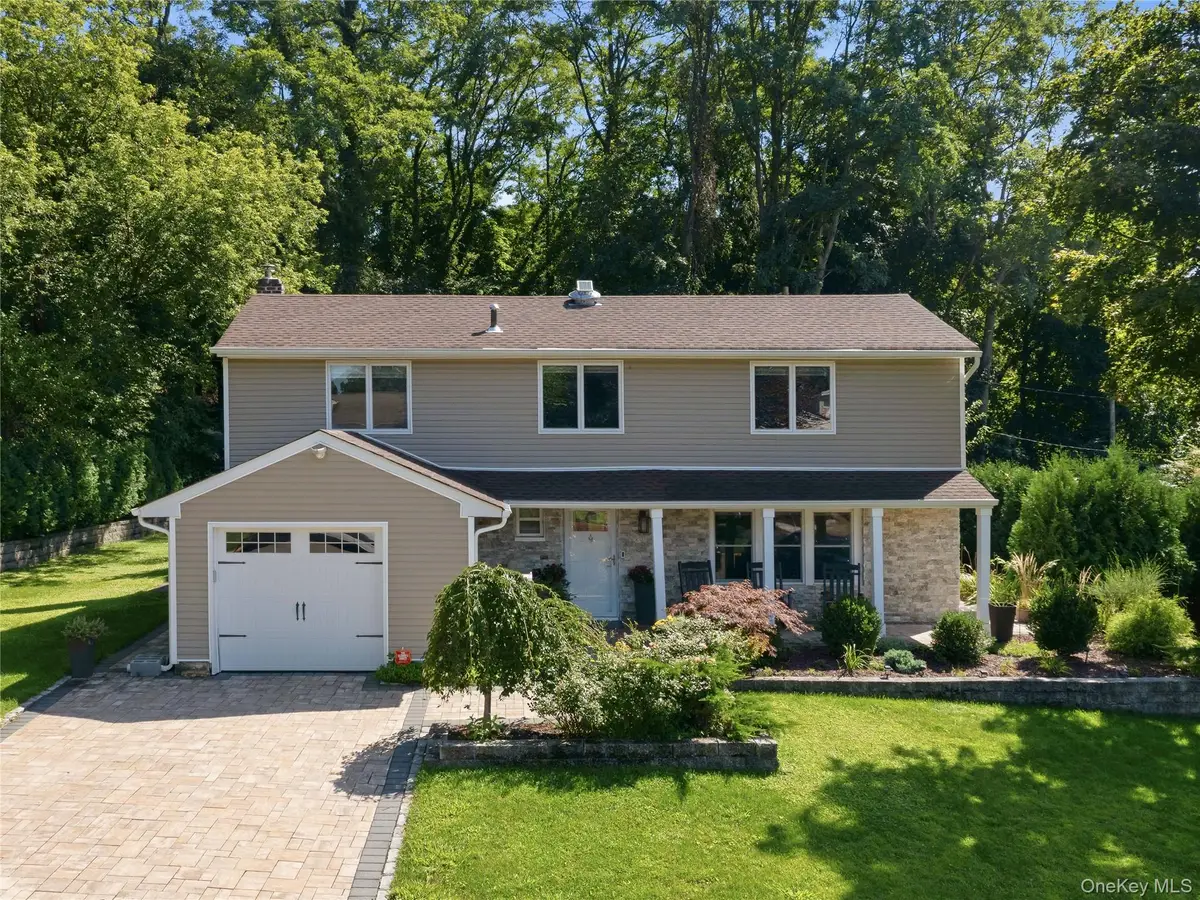 6 Daniel Drive, Glen Cove, NY 11542 - #1