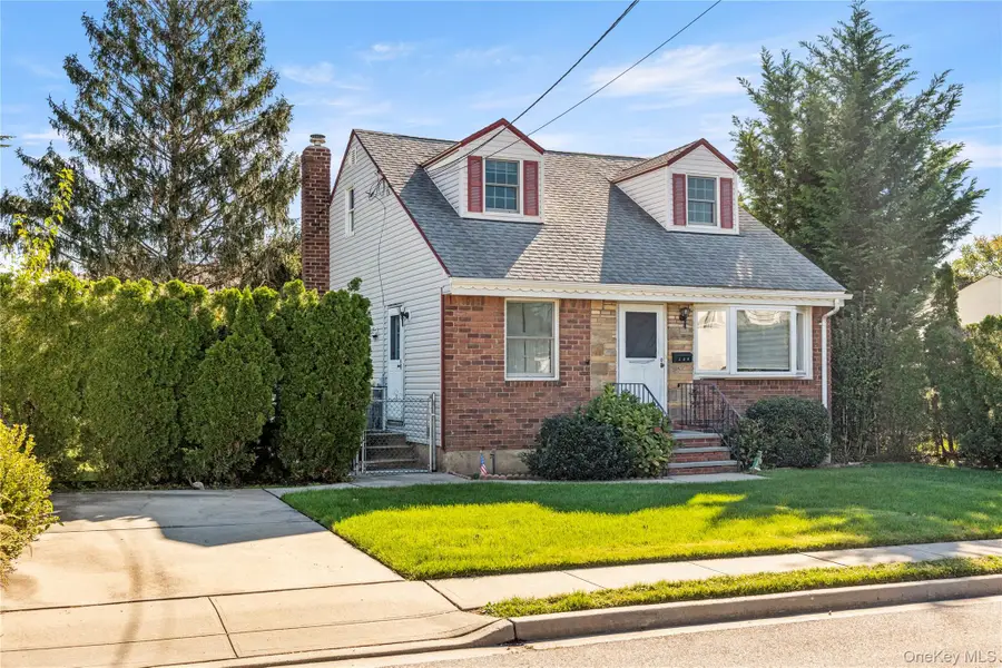 256 9th Street, Bethpage, NY 11714 - #2