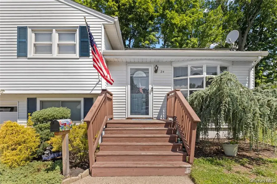 24 Maplewood Boulevard, Suffern, NY 10901 - #2