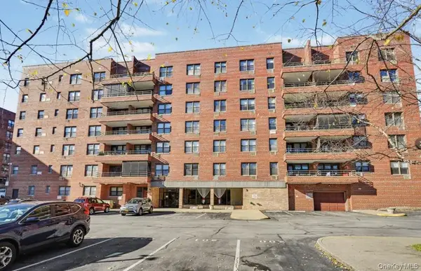 60 Barker St #617, Mount Kisco, NY 10549
