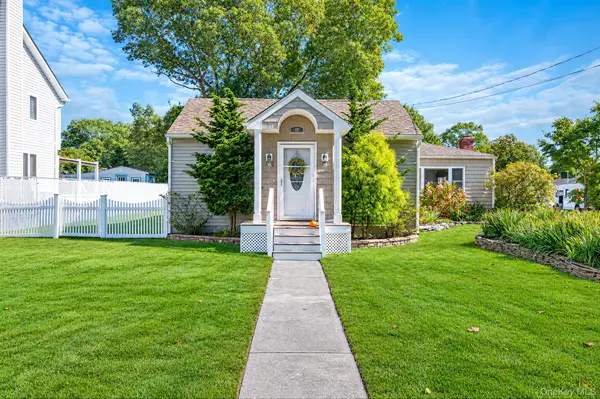 157 Abner Drive, Holtsville, NY 11742