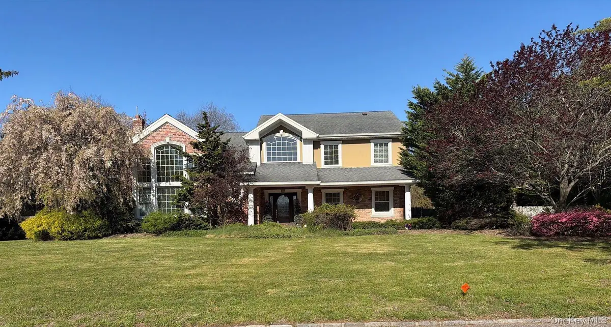 906 Thompson Drive, Bay Shore, NY 11706 - #1