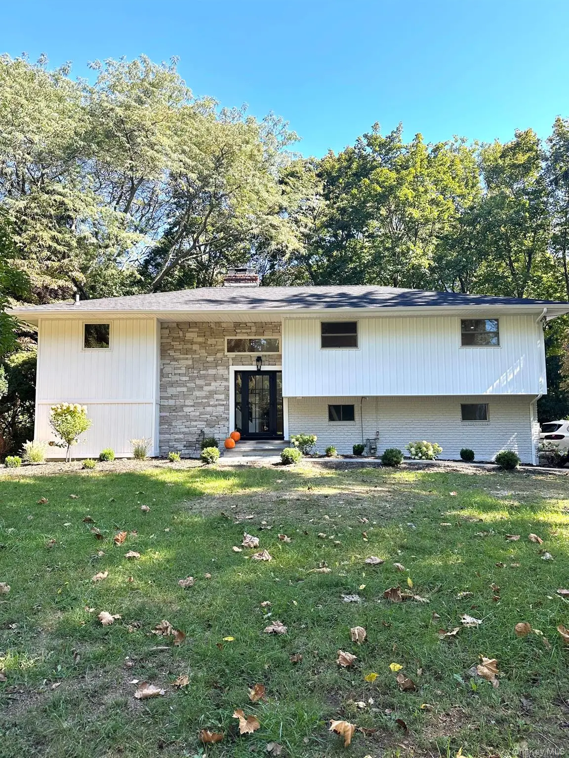 10 Moonedge Road, Northport, NY 11768 - #1