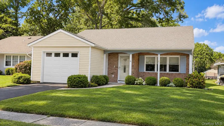 346 Edinburgh Drive, Ridge, NY 11961 - #2