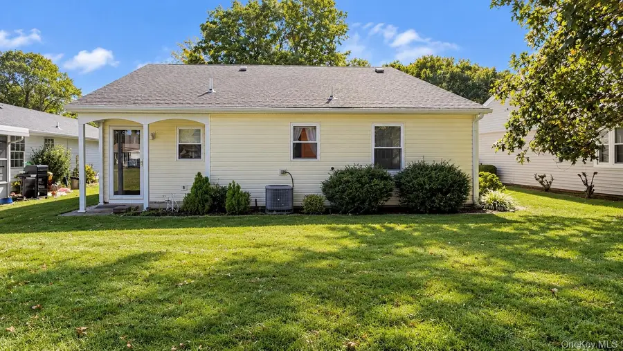 346 Edinburgh Drive, Ridge, NY 11961 - #3