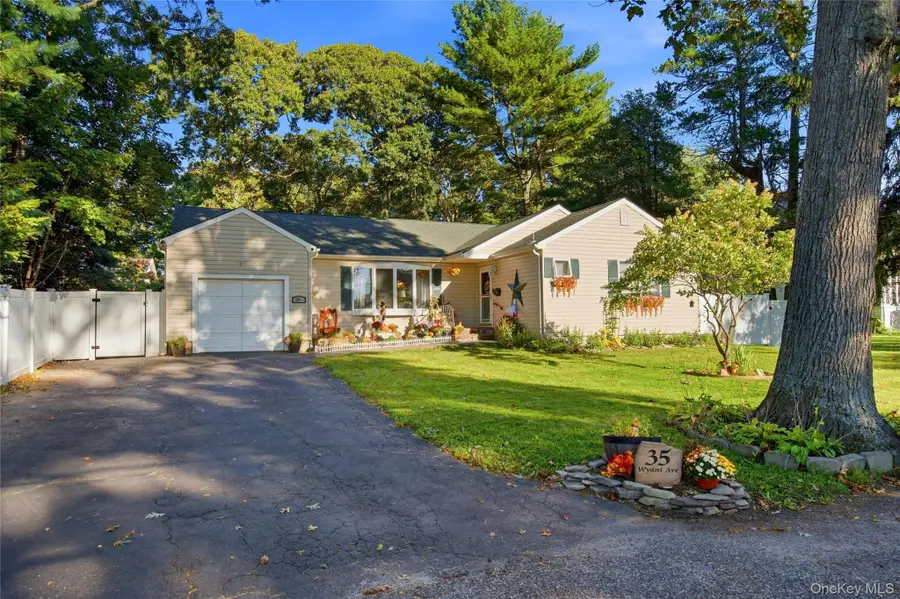 35 Wyant Avenue, Ronkonkoma, NY 11779 - #2