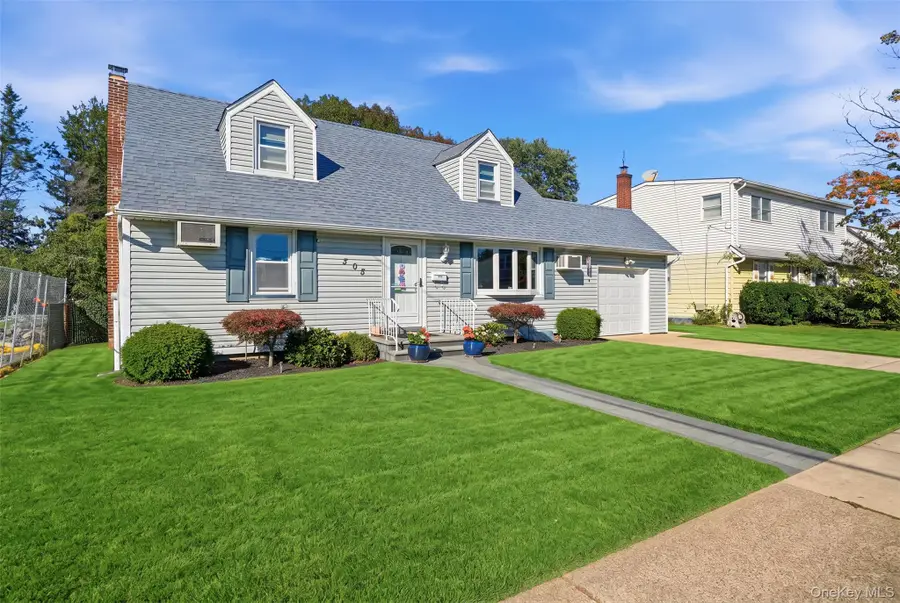 305 W Nicholai Street, Hicksville, NY 11801 - #2