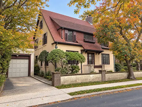 2 Ivy Close, Forest Hills, NY 11375