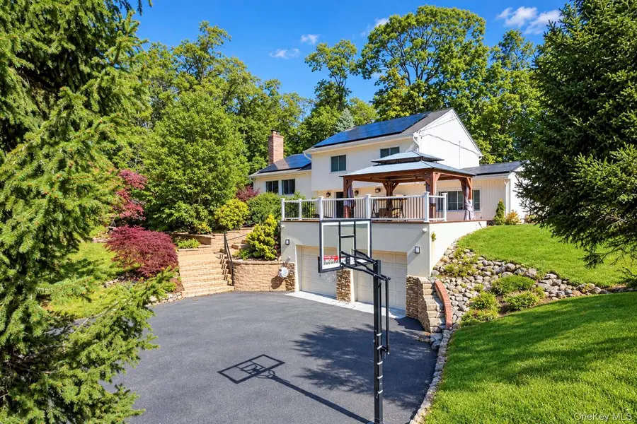 29 Hillside Lane, Syosset, NY 11791 - #2