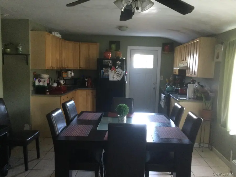 438 Mayflower Avenue, Brentwood, NY 11717 - #3
