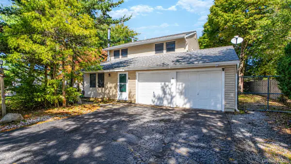 54 Rustic Avenue, Medford, NY 11763