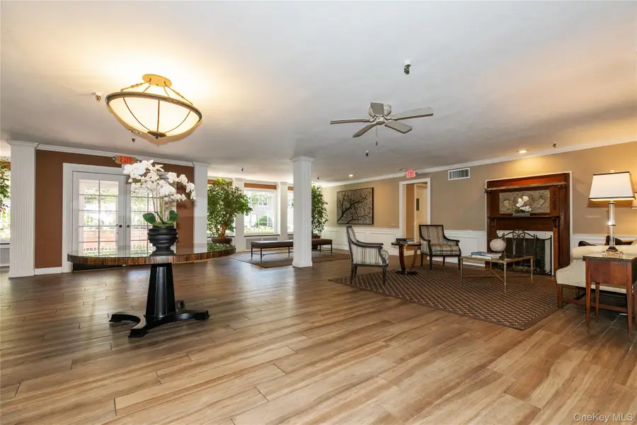21 Chapel Place Chapel Place #3J, Great Neck, NY 11021 - #2