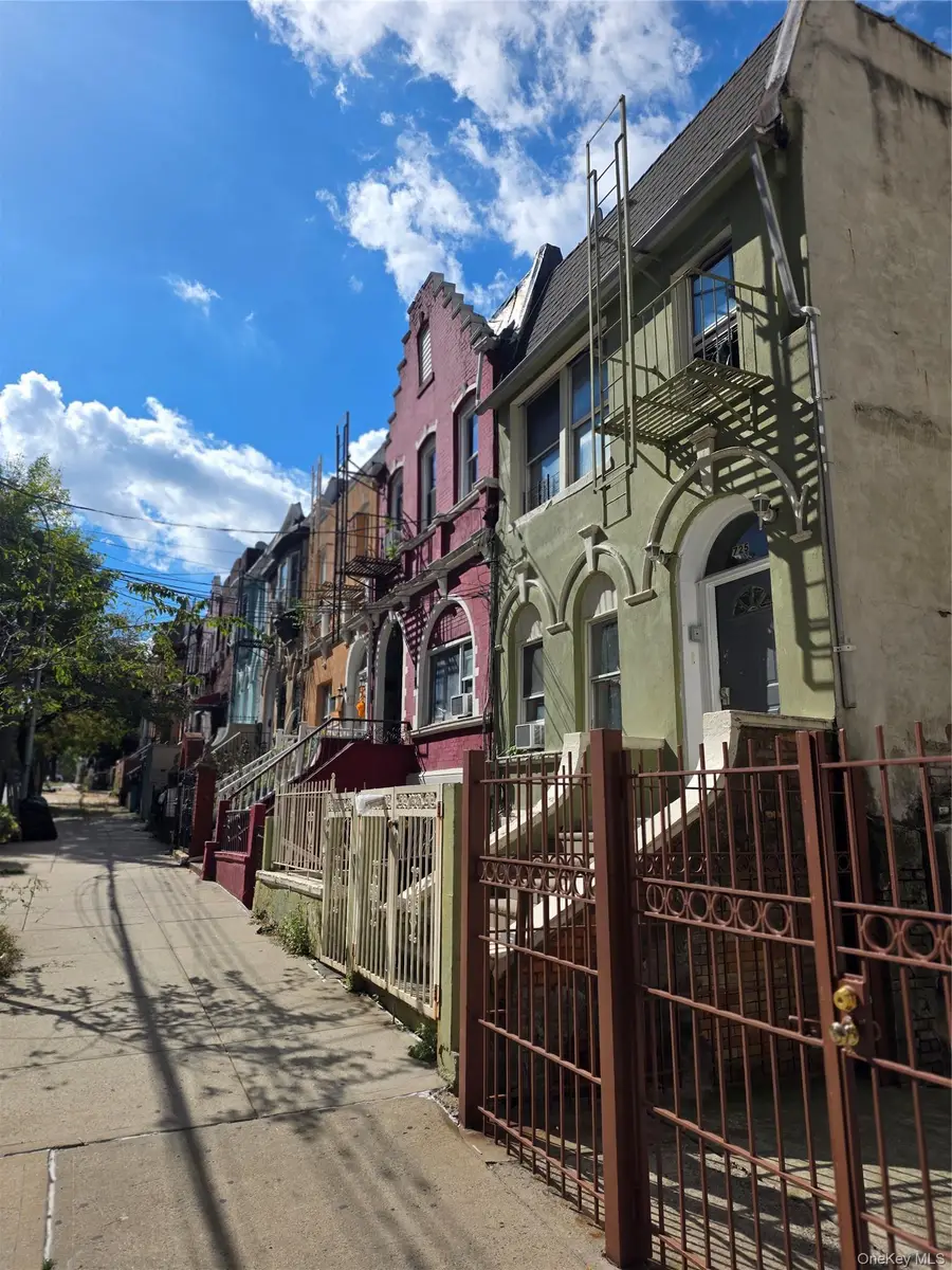 725 Eagle Avenue, Bronx, NY 10455 - #2