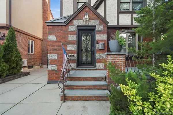 60-39 69th Lane, Maspeth, NY 11378
