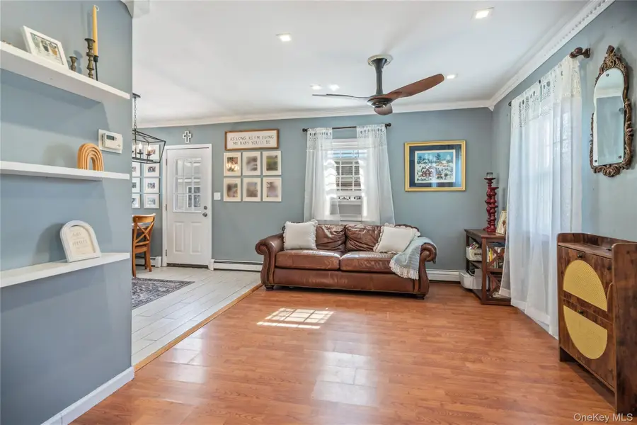 422 Myrtle Avenue, West Islip, NY 11795 - #3