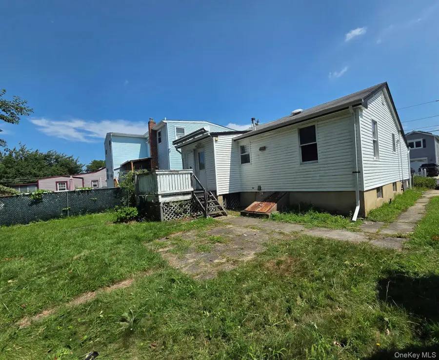 533 S 8th Street, Lindenhurst, NY 11757 - #3